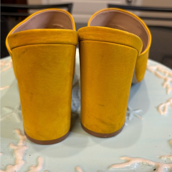 Beautiful Mustard STEVE MADDEN Shoes! ❤️ - Picture 4 of 8